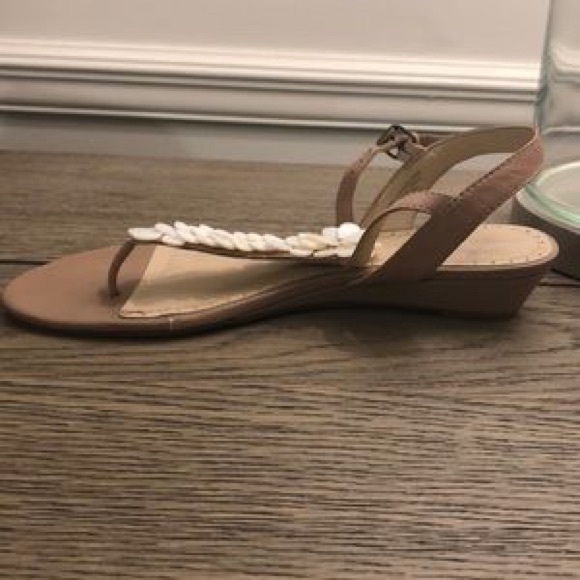 Adrienne Vittadini Chelsie Sandals - Picture 2 of 3